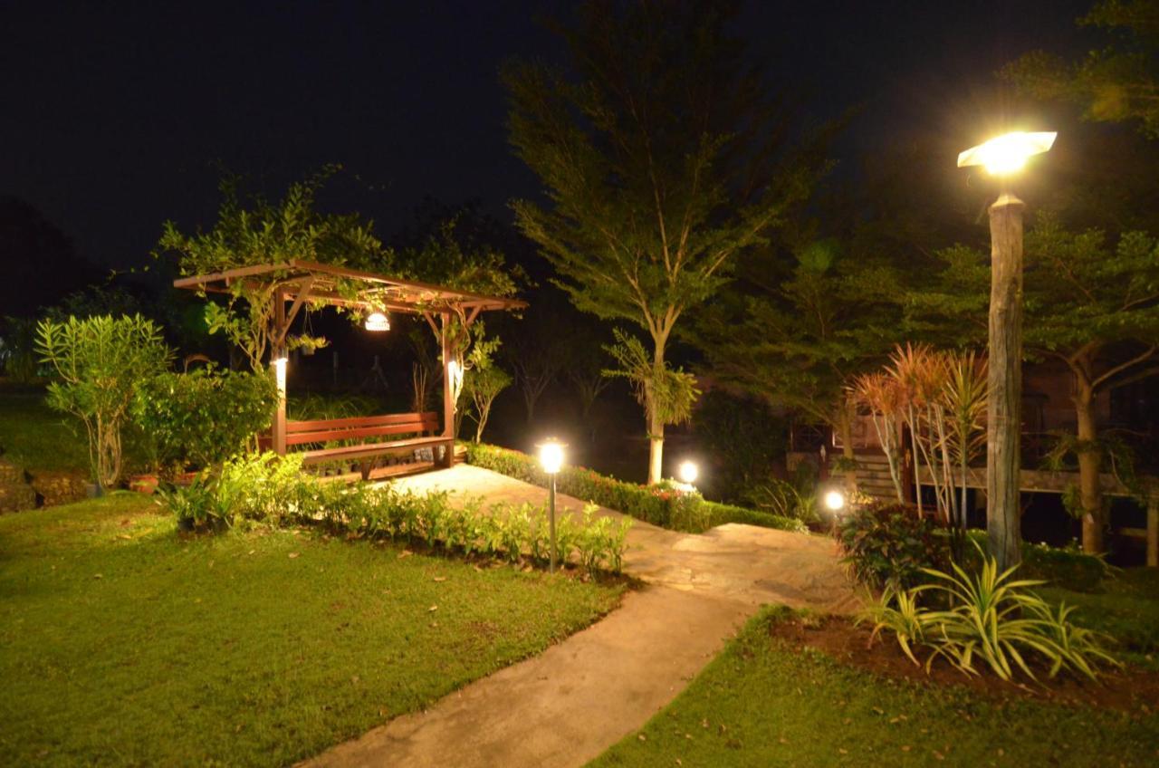 Baan Wanwaree Bed & Breakfast Kanchanaburi Exterior photo