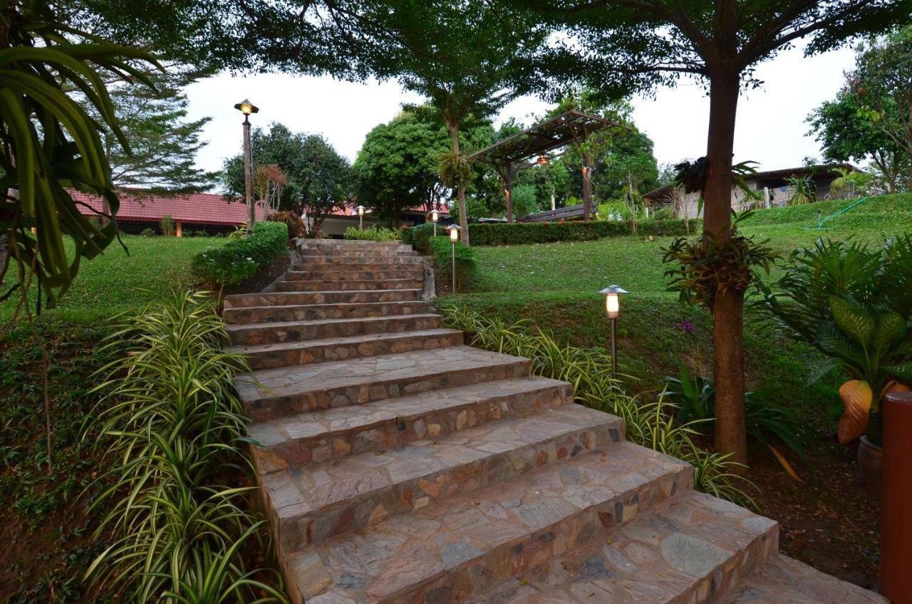 Baan Wanwaree Bed & Breakfast Kanchanaburi Exterior photo