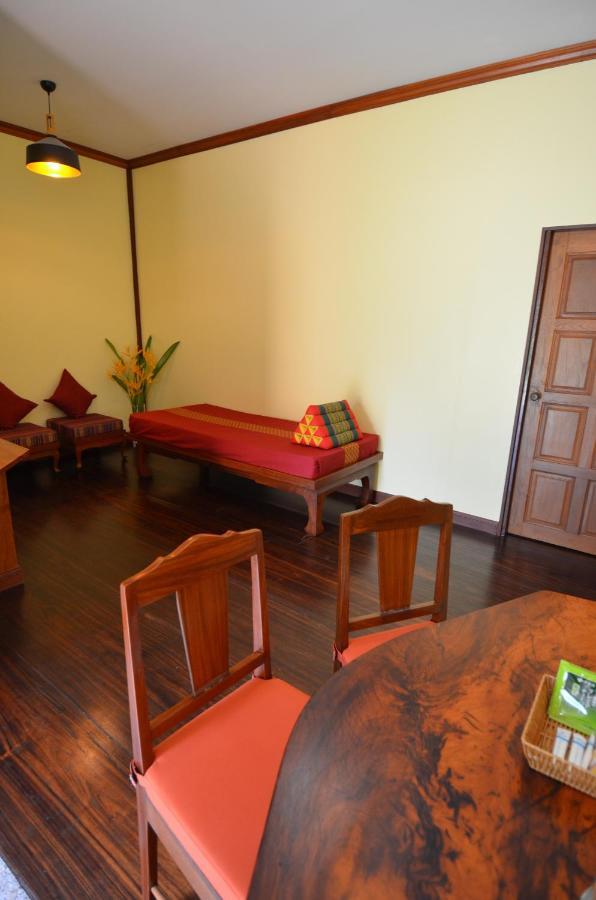 Baan Wanwaree Bed & Breakfast Kanchanaburi Exterior photo